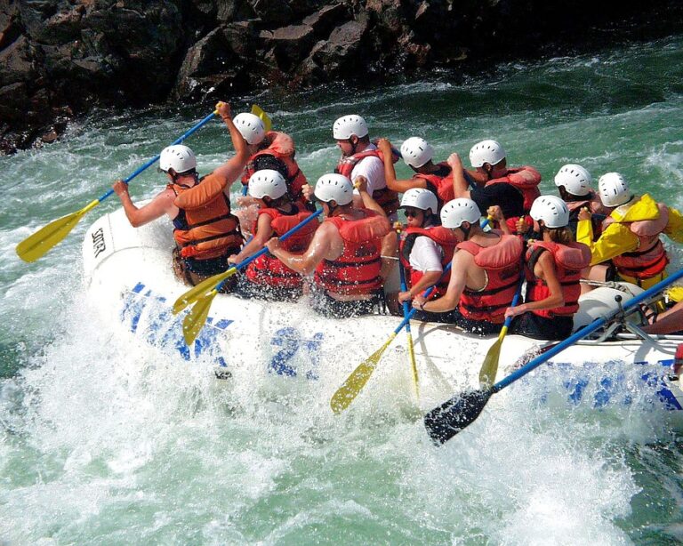 river-rafting-50851_960_720